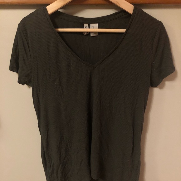 Green V-neck T-shirt - Picture 1 of 1